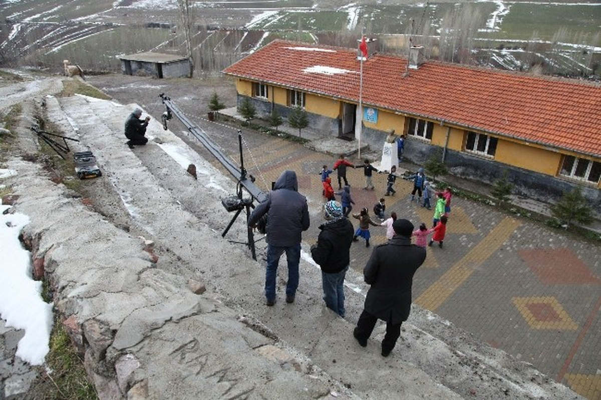 Nevşehir\'de Öğretmenler İçin Şarkı Yazıp Klip Çekti