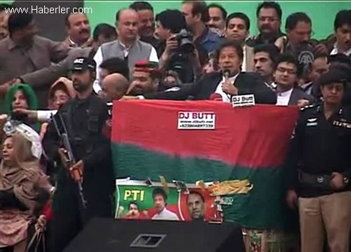 Pakistan\'da insansız hava aracı protestosu