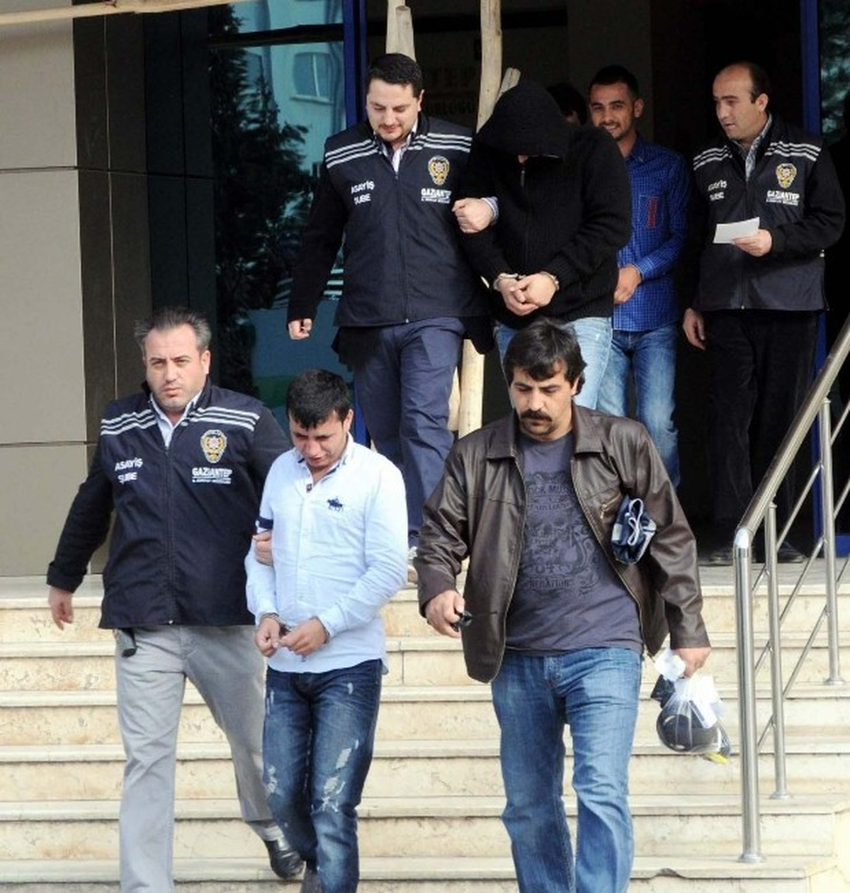 Polis, Dolandırıcıları Suçüstü Yakaladı