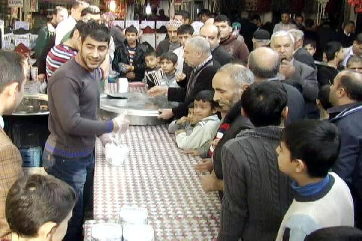Şanlıurfa\'da Aşure İzdihamı
