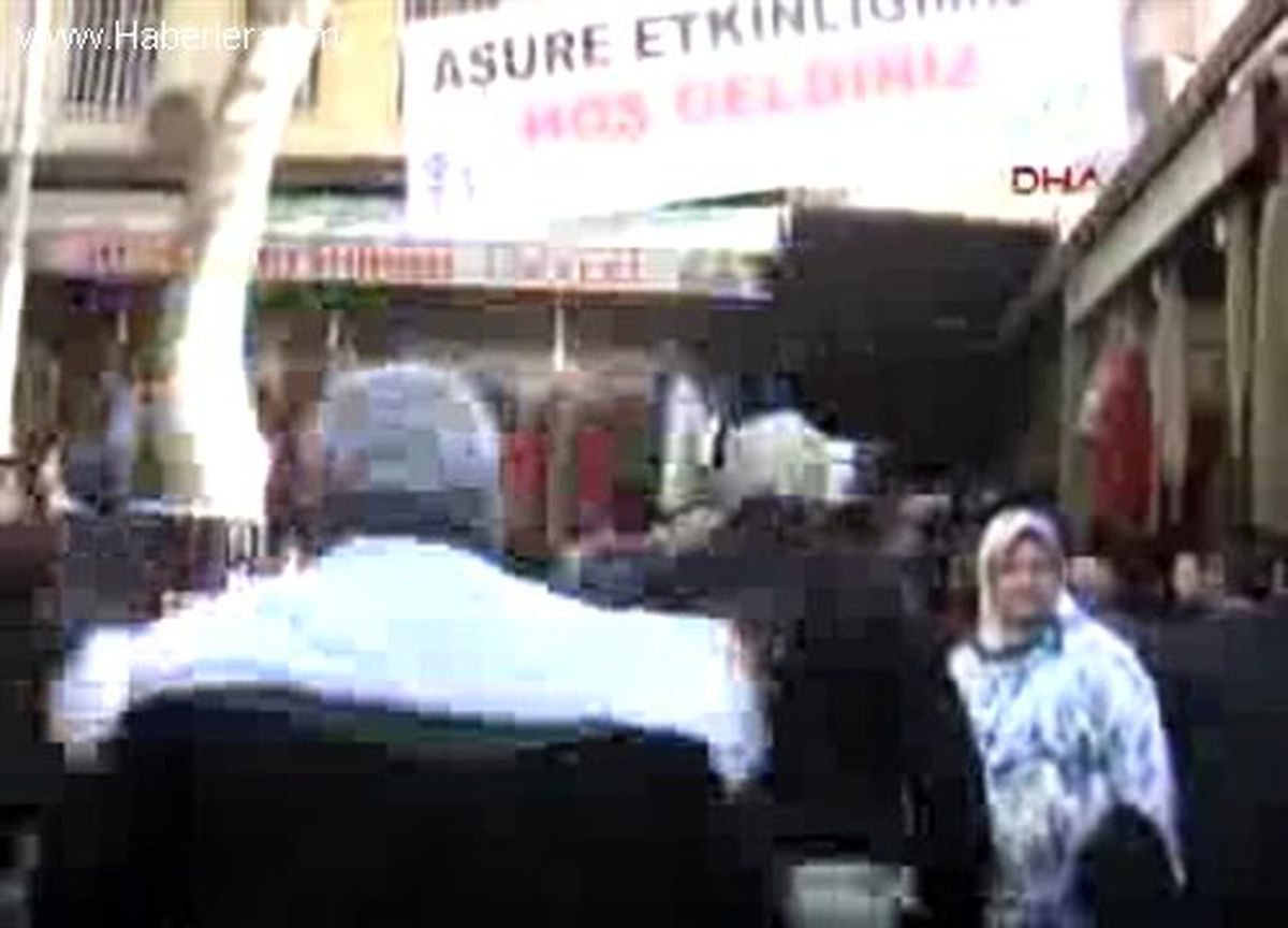 Şanlıurfa\'da Esnaf Odası 3 Bin Kişilik Aşure Dağıttı