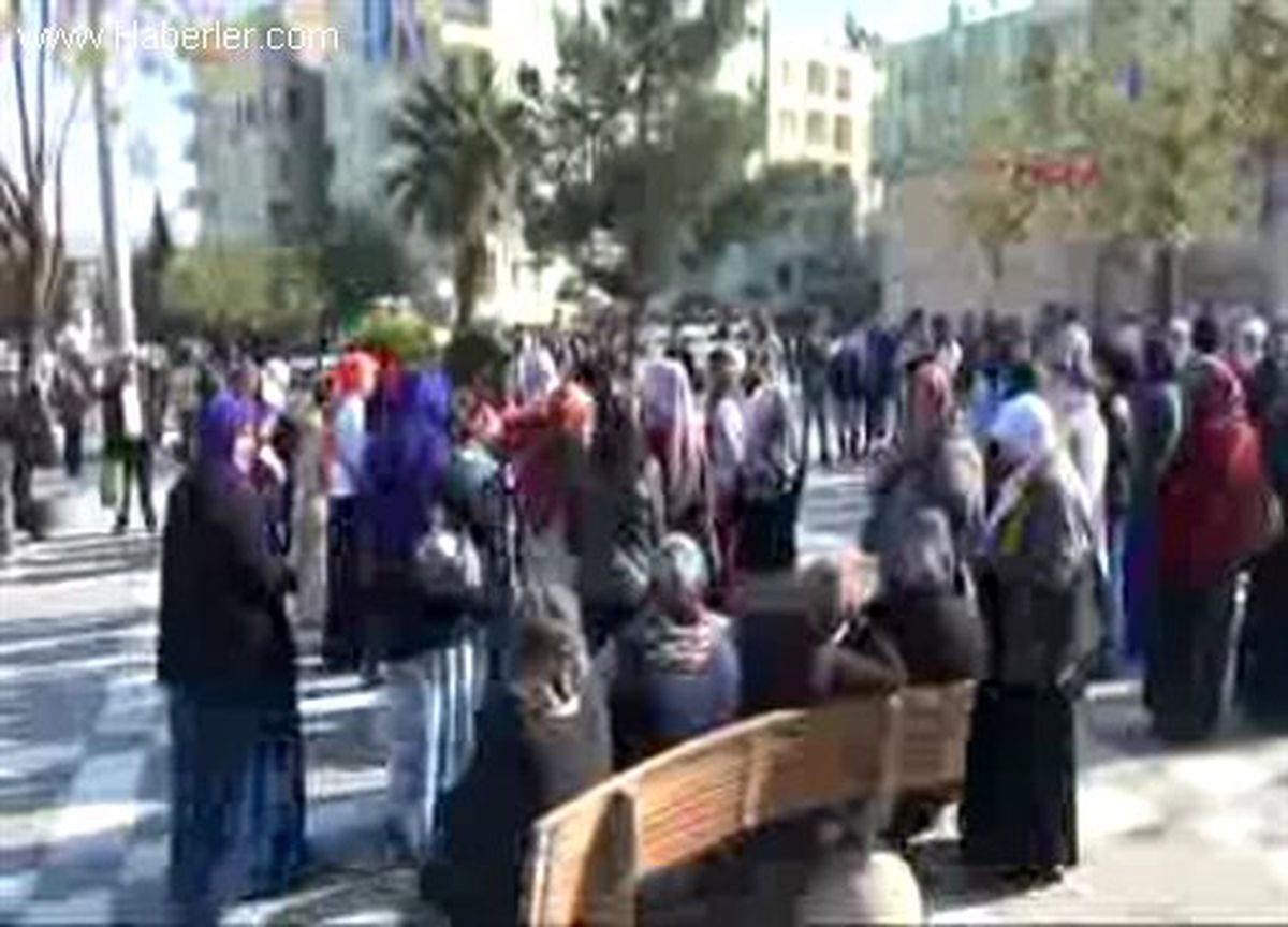 Şanlıurfa\'da Kadınlardan Şiddete Karşı Yürüyüş