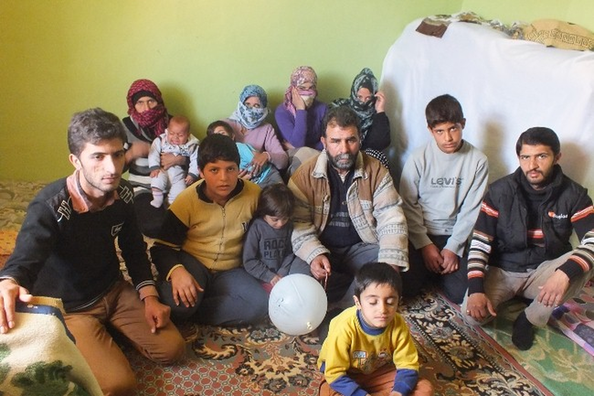 Savaştan Kaçan Suriyeli Aile, Diyarbakır\'da Yardım Bekliyor