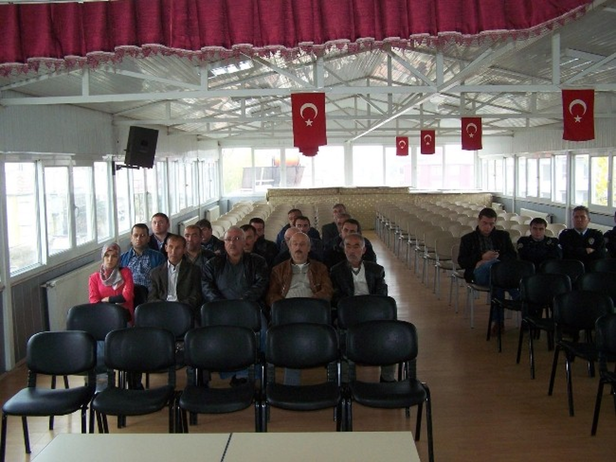 Servis Sürücülerine Trafik ve İlk Yardım Semineri