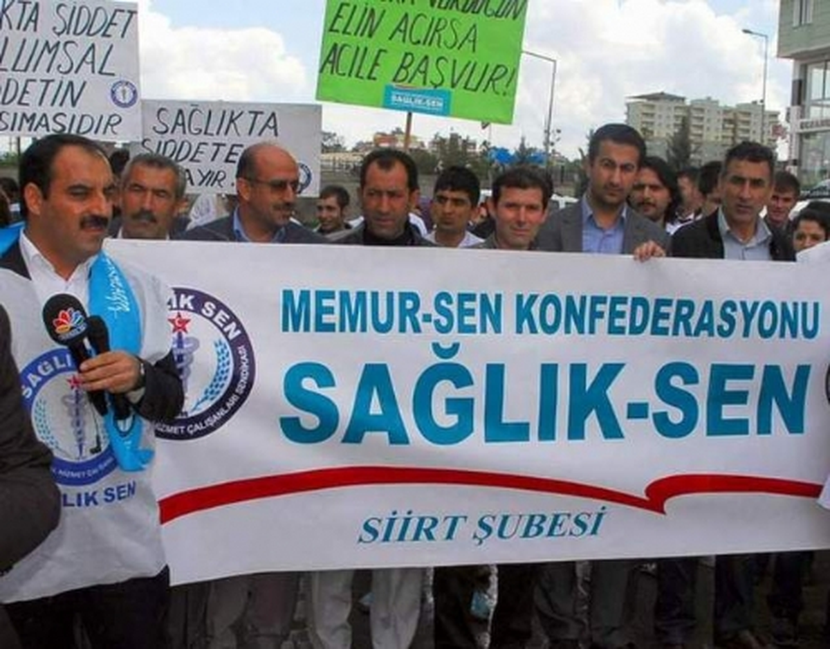 Siirt Sağlık-Sen, Sağlıkçılara Karşı Şiddeti Protesto Etti