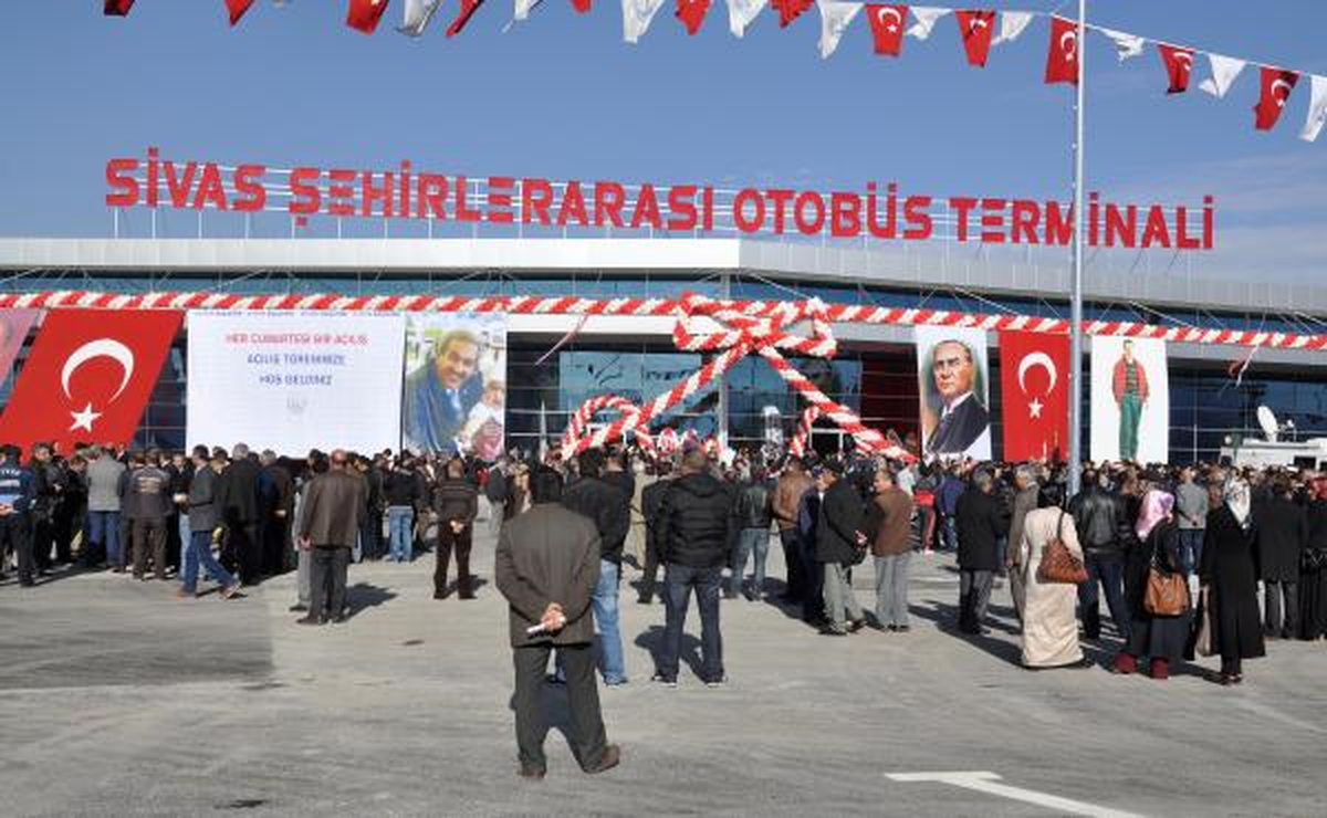 Sivas\'ta Yeni Terminal Binası Hizmete Açıldı