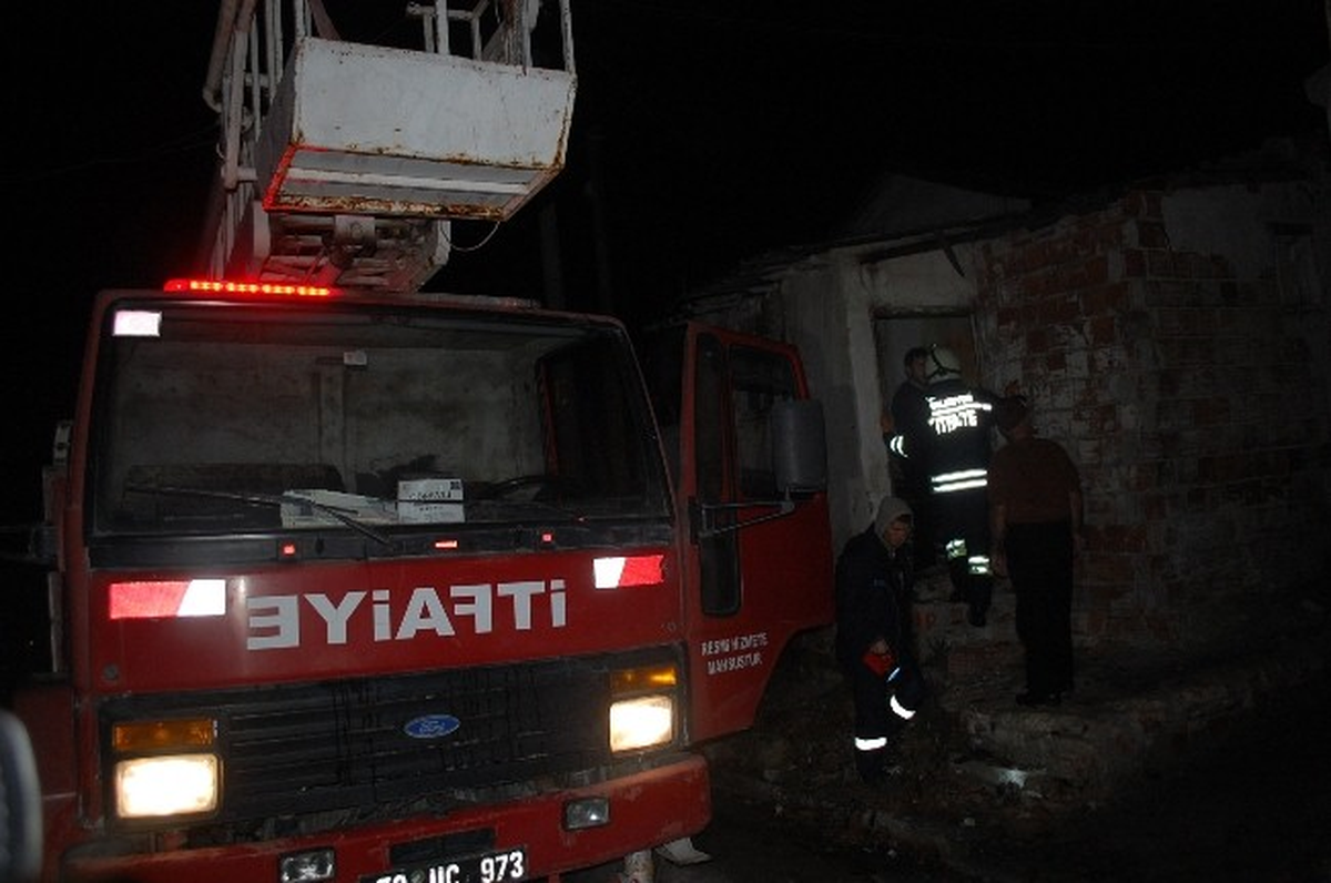 Sobadan Çıkan Kıvılcımlar Yangına Neden Oldu