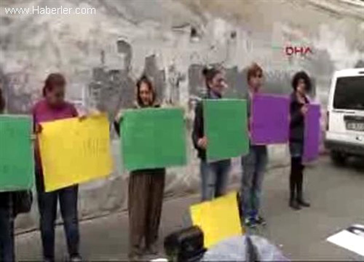 Taksim\'de "Kadına Şiddet" Protestosu