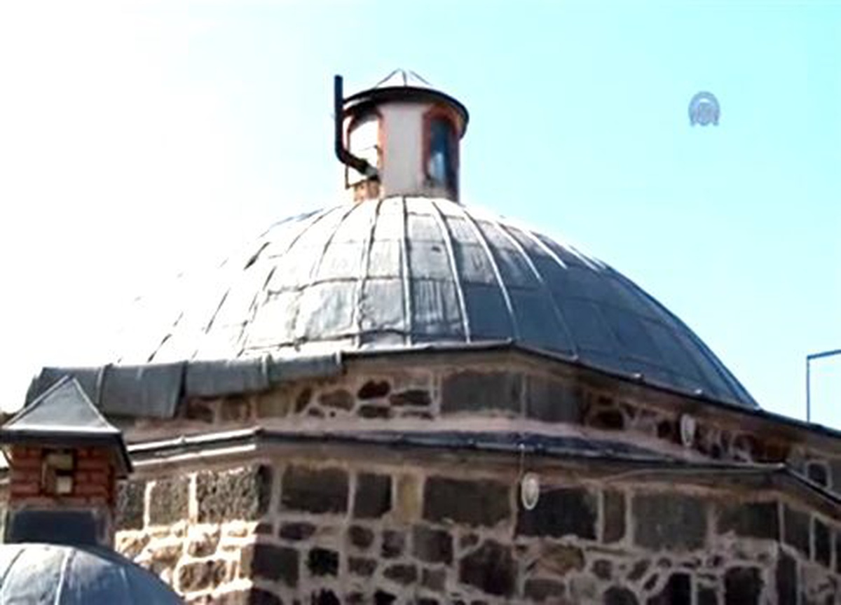 Tarihi hamamın kubbesinden "kurşun" hırsızlığı