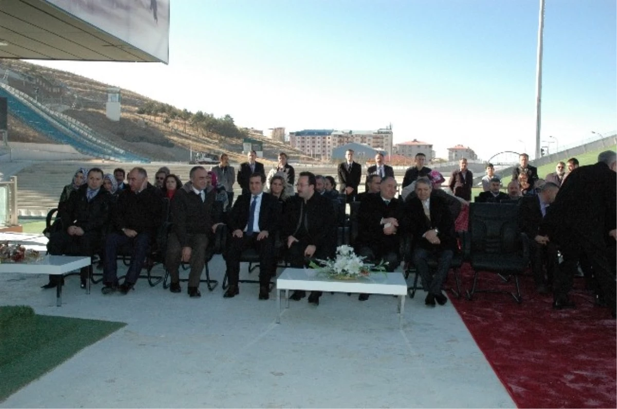 Türkiye Olimpiyat Hazırlık Merkezi\'nin Açılışına Minik Sporcular Damga Vurdu