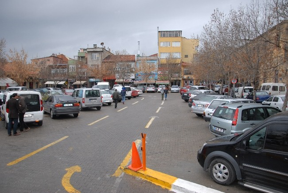 Uşak Belediyesi Otoparkları Kendisi İşletecek