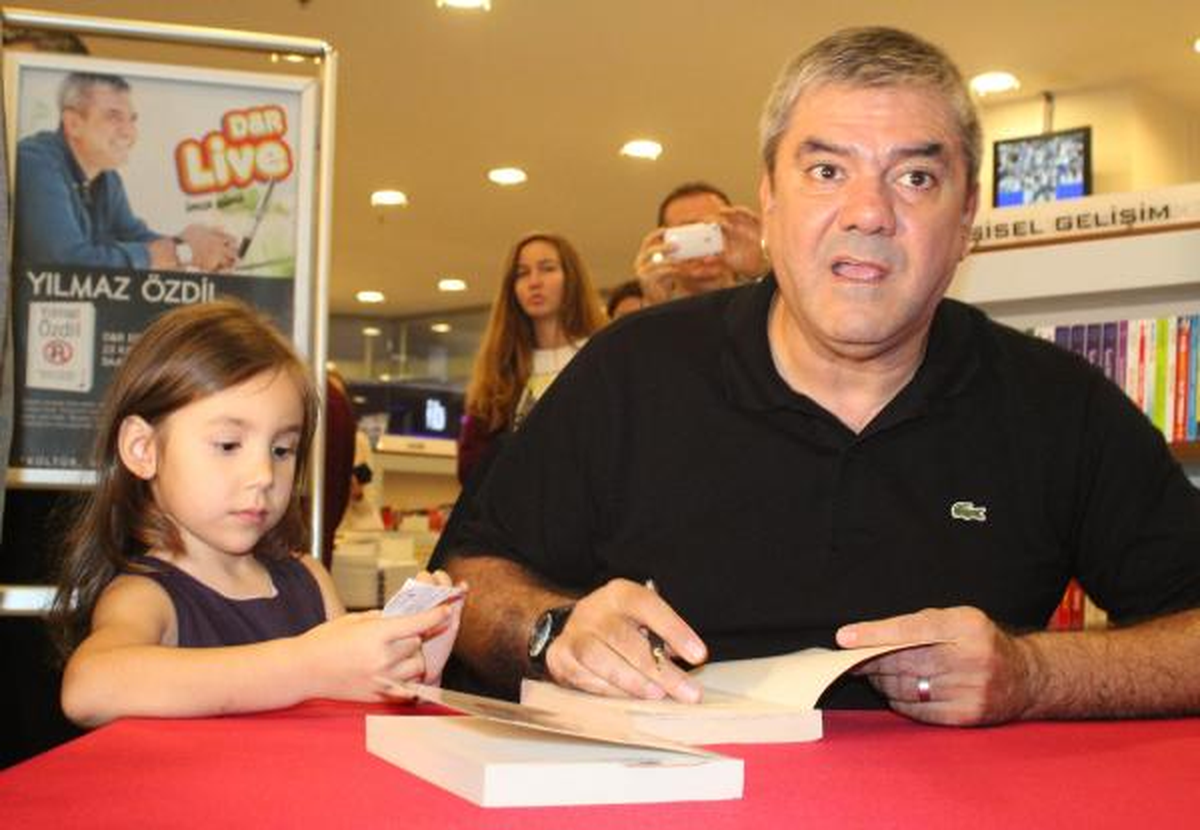 Yılmaz Özdil\'e Hemşehrilerinden Büyük İlgi