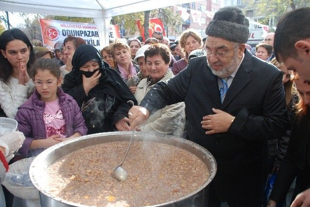 Yozgat\'ta 1500 Kişiye Aşure Dağıtıldı