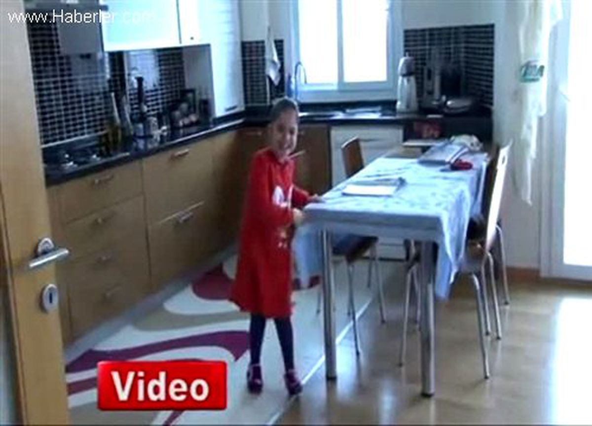 Adana\'da Elif Öğretmen En Fedakar Öğretmen Olmaya Aday