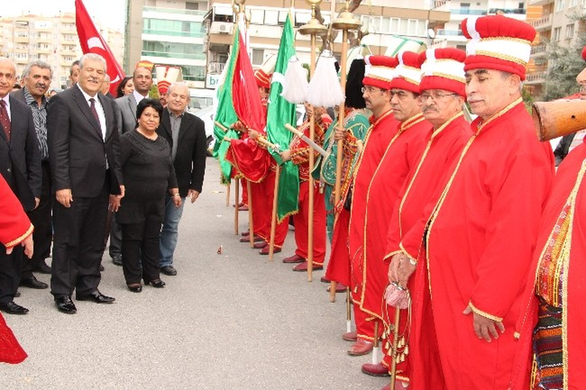 Ak Partili Atila, Öğretmenler Günü\'nü Kutladı
