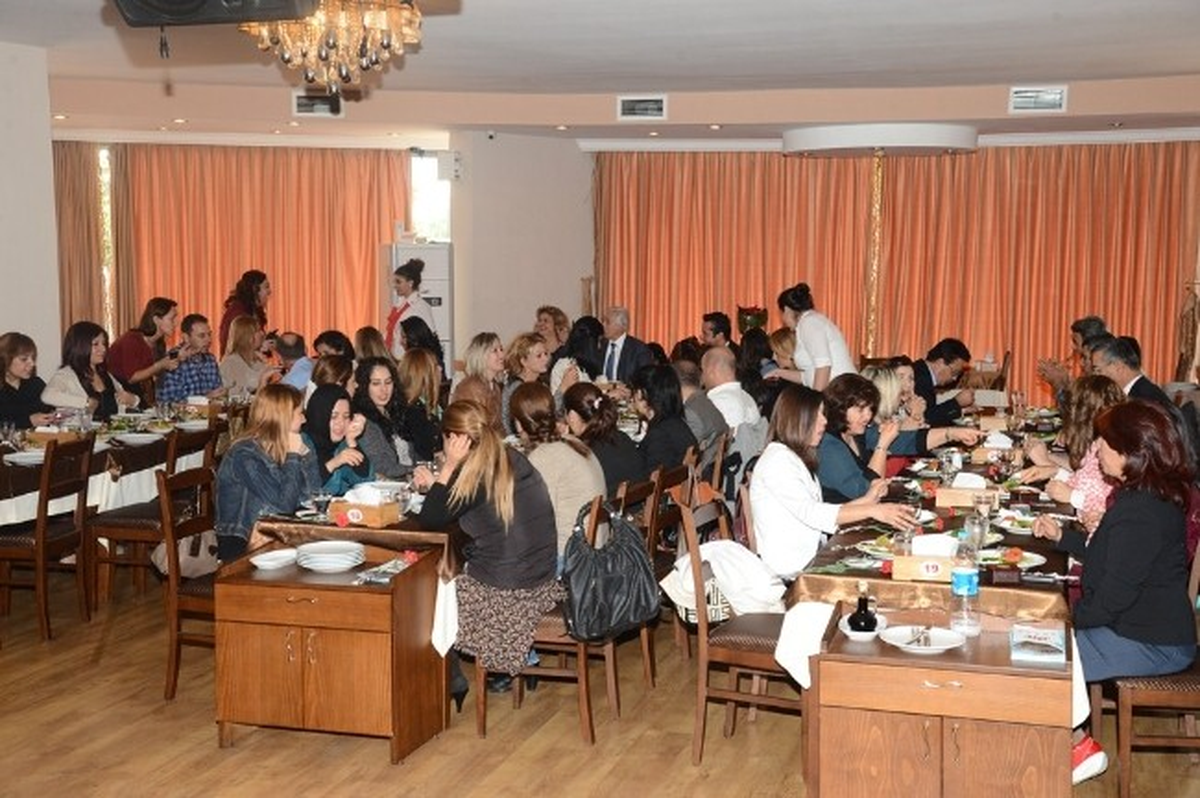 Aldırmaz Öğretmenlerle Yemekte