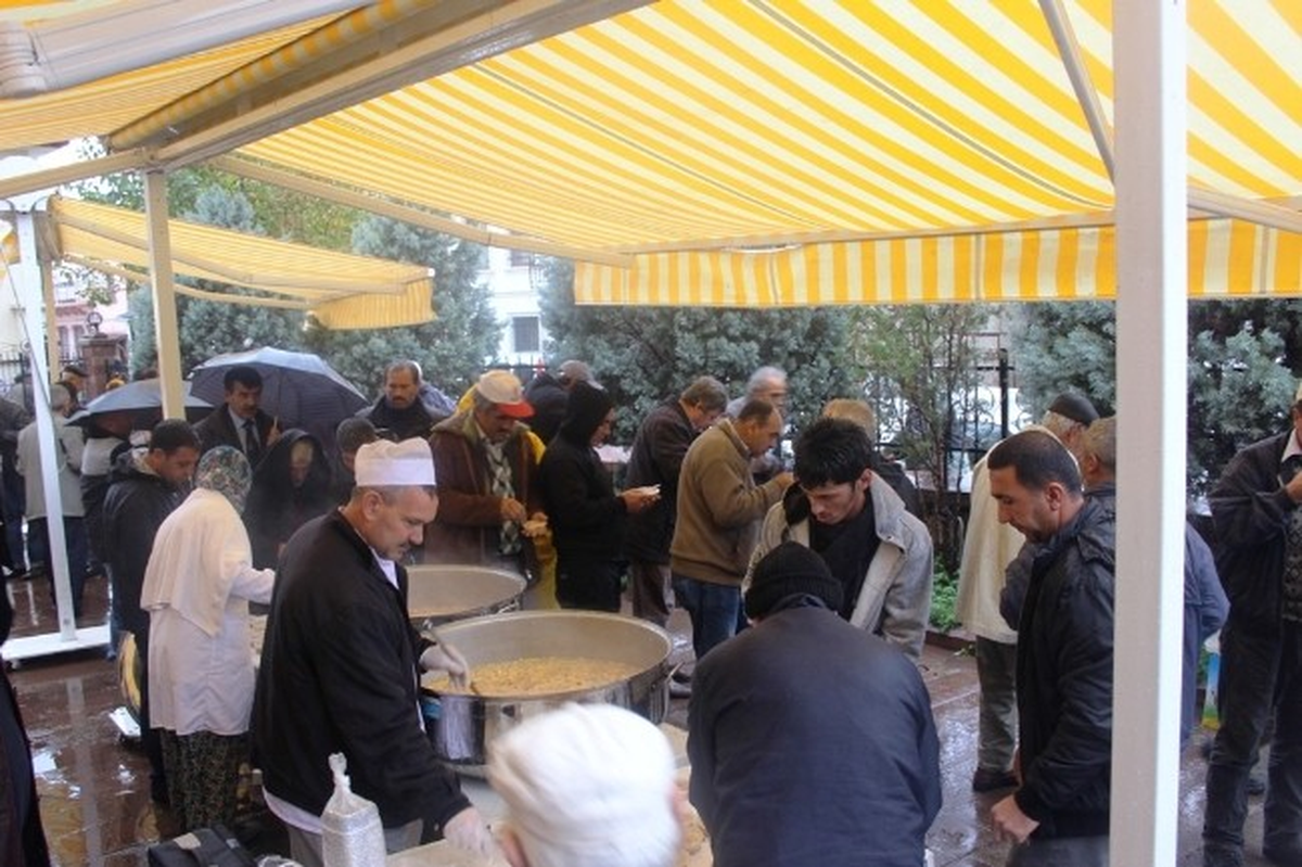 Ayvalık Belediyesi\'nden Aşure Hayrı