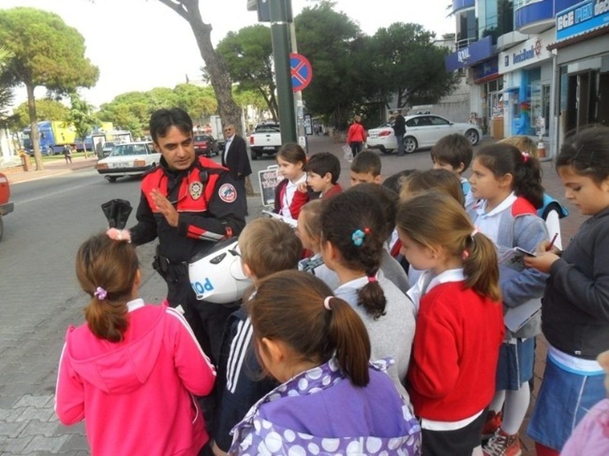 Bahçeşehir Koleji Öğrencilerine Trafik Dersi