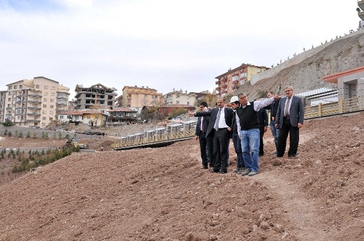 Başkan Akgül, Kartaltepe\'de Denetimlerde Bulundu