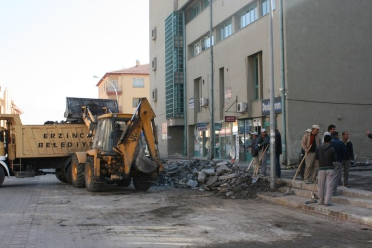 Çarşıların Çevre Düzenlemesi Yapılıyor