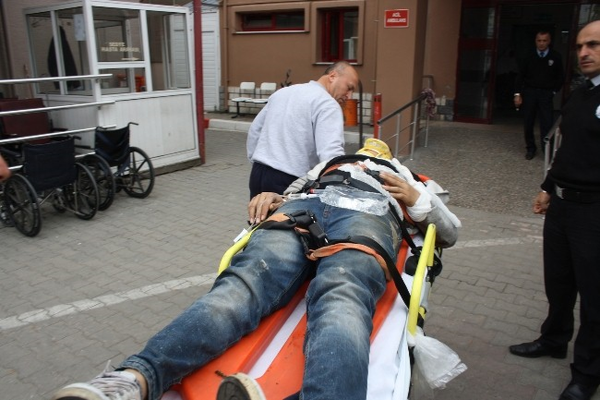 Çatıdan Düşen İşçi Yaralandı