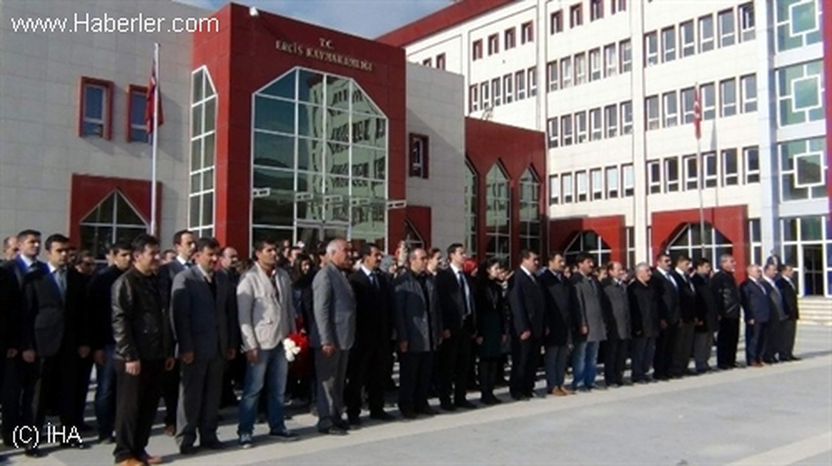 Erciş\'te Buruk "Öğretmenler Günü"