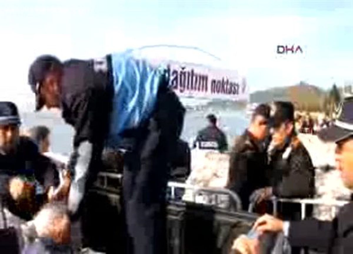 Ereğli\'de Hamsi İzdihamı
