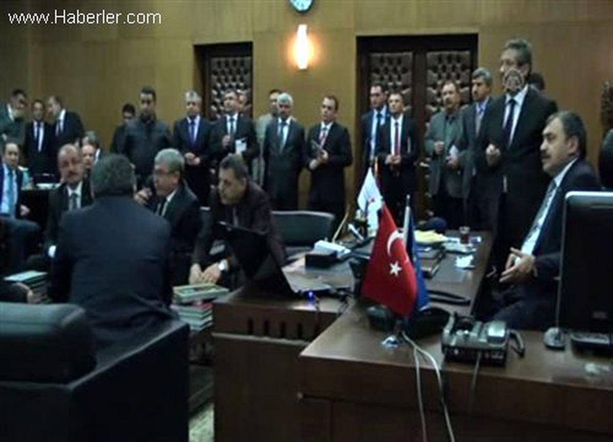 Eroğlu: \'\'21. asra Türkiye, mührünü vuracak\'\' K.