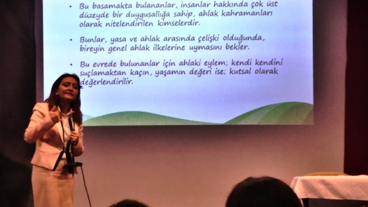 Eskişehir Emniyet Müdürlüğü\'nden Personel Eşlerine Seminer
