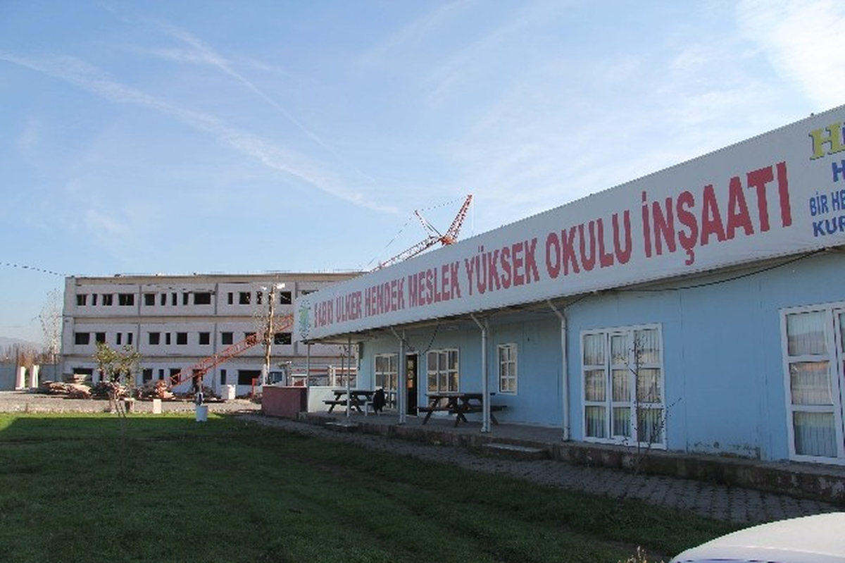 Hendek\'te Yeni Bir Eğitim Yuvası Yükseliyor