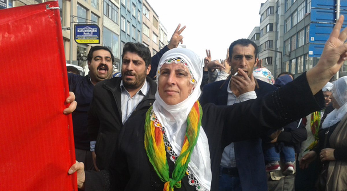 Kadıköy\'de "Diren Rojava İstanbul Seninle" Mitingi Yapıldı