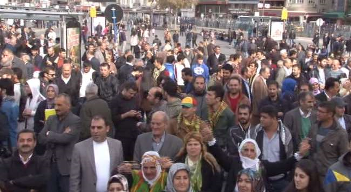 Kadıköy\'de Miting Öncesi Güvenlik Önlemleri Dikkat Çekti