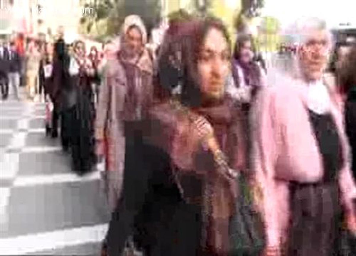 Kadınlar Şiddete Karşı Yürüdü
