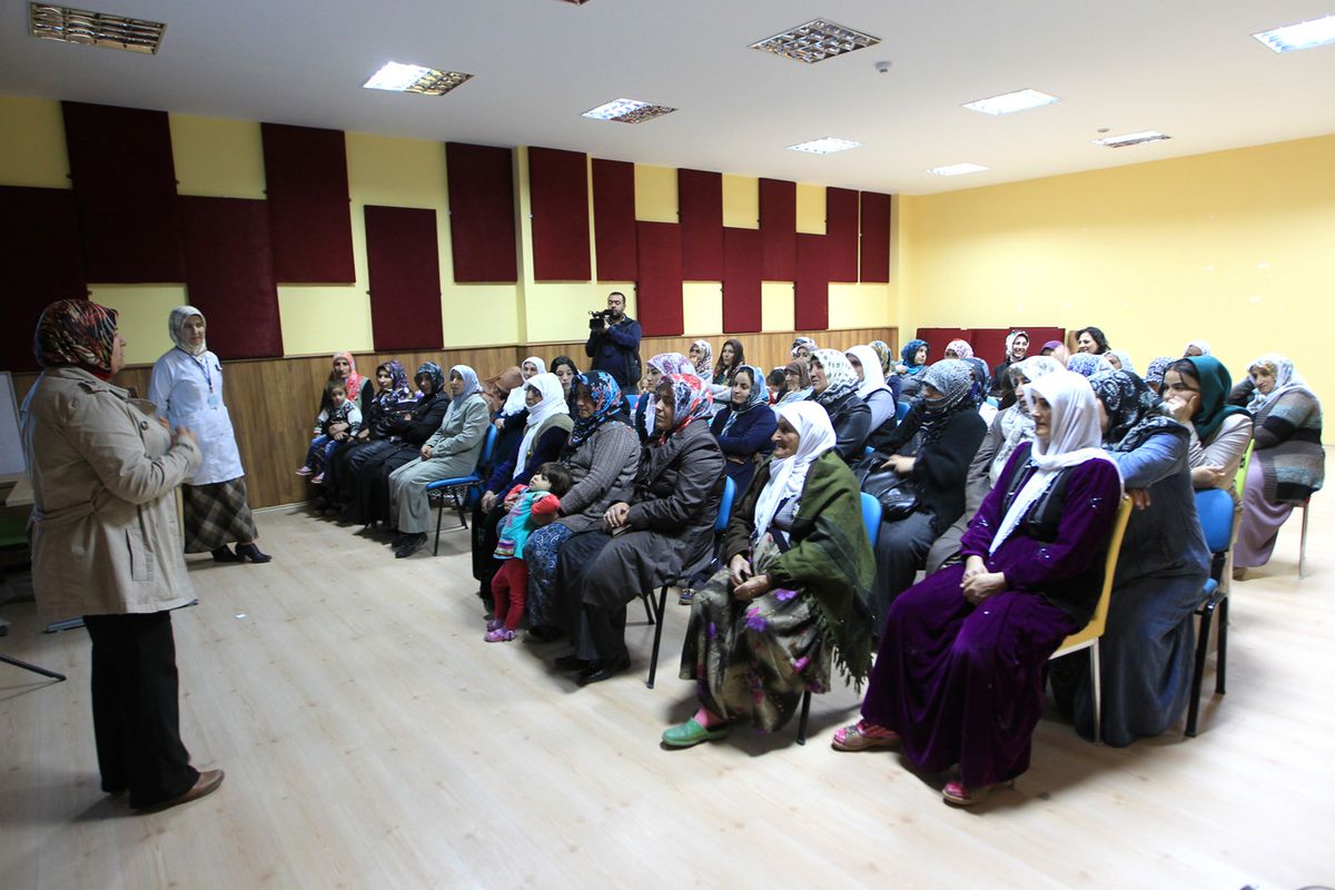 Kadınlara Yönelik Sağlık Seminerleri Devam Ediyor