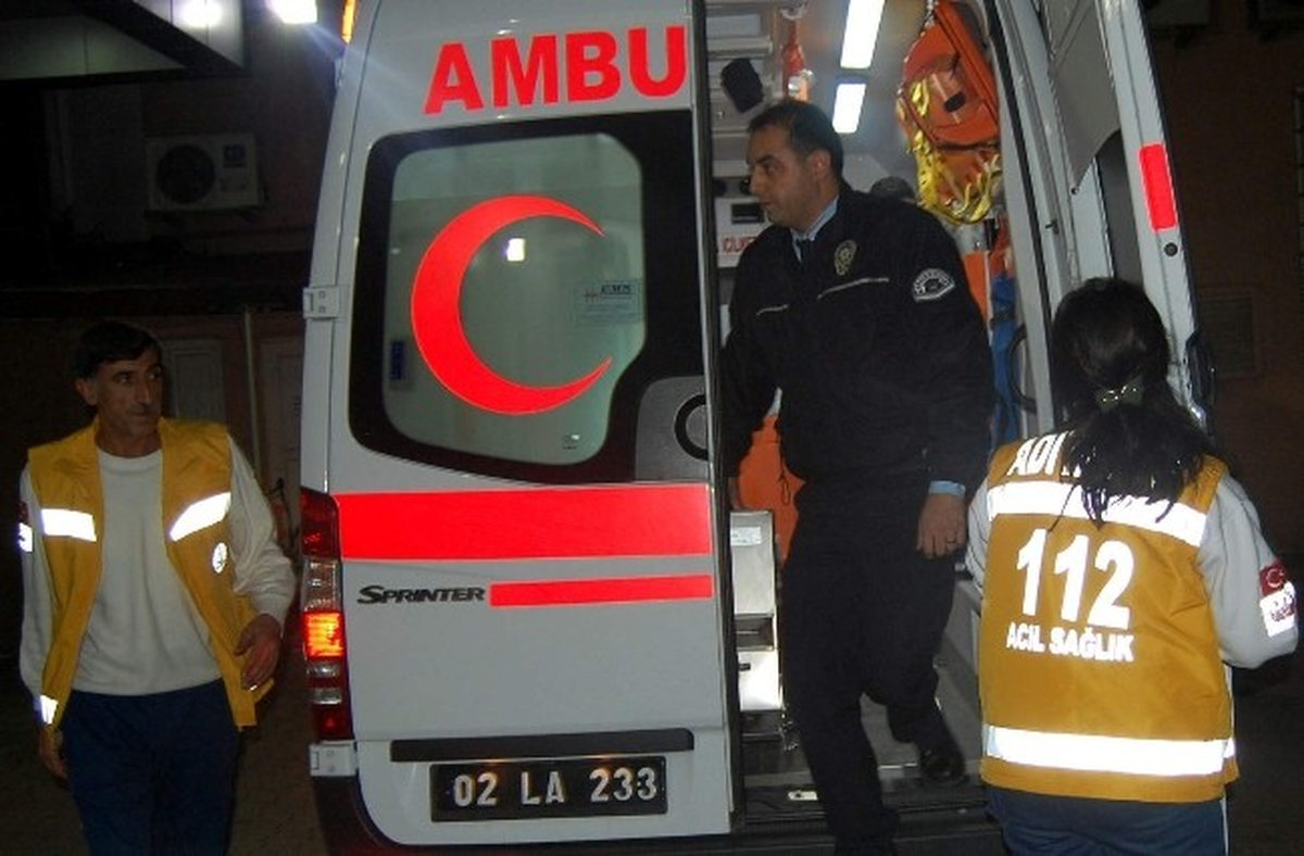 Kavgaya Müdahale Eden Polis Yaralandı