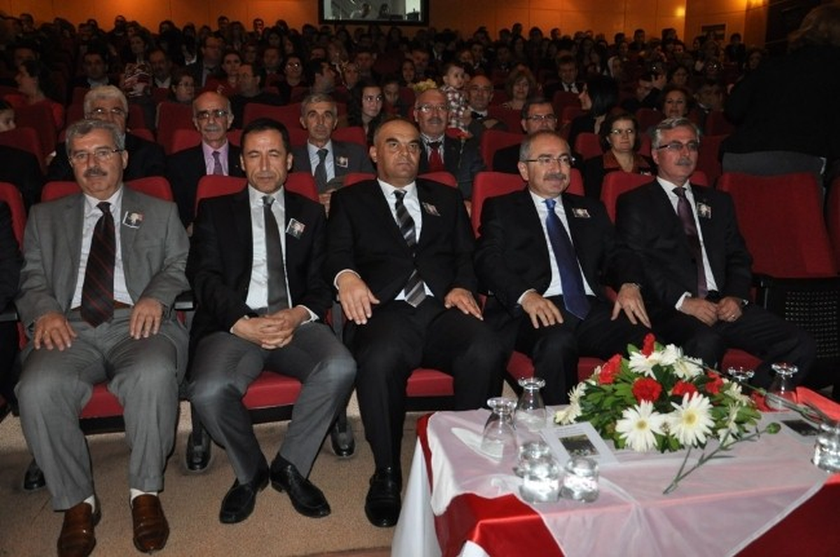 Kırklareli\'de Öğretmenler Günü Törenlerle Kutlandı