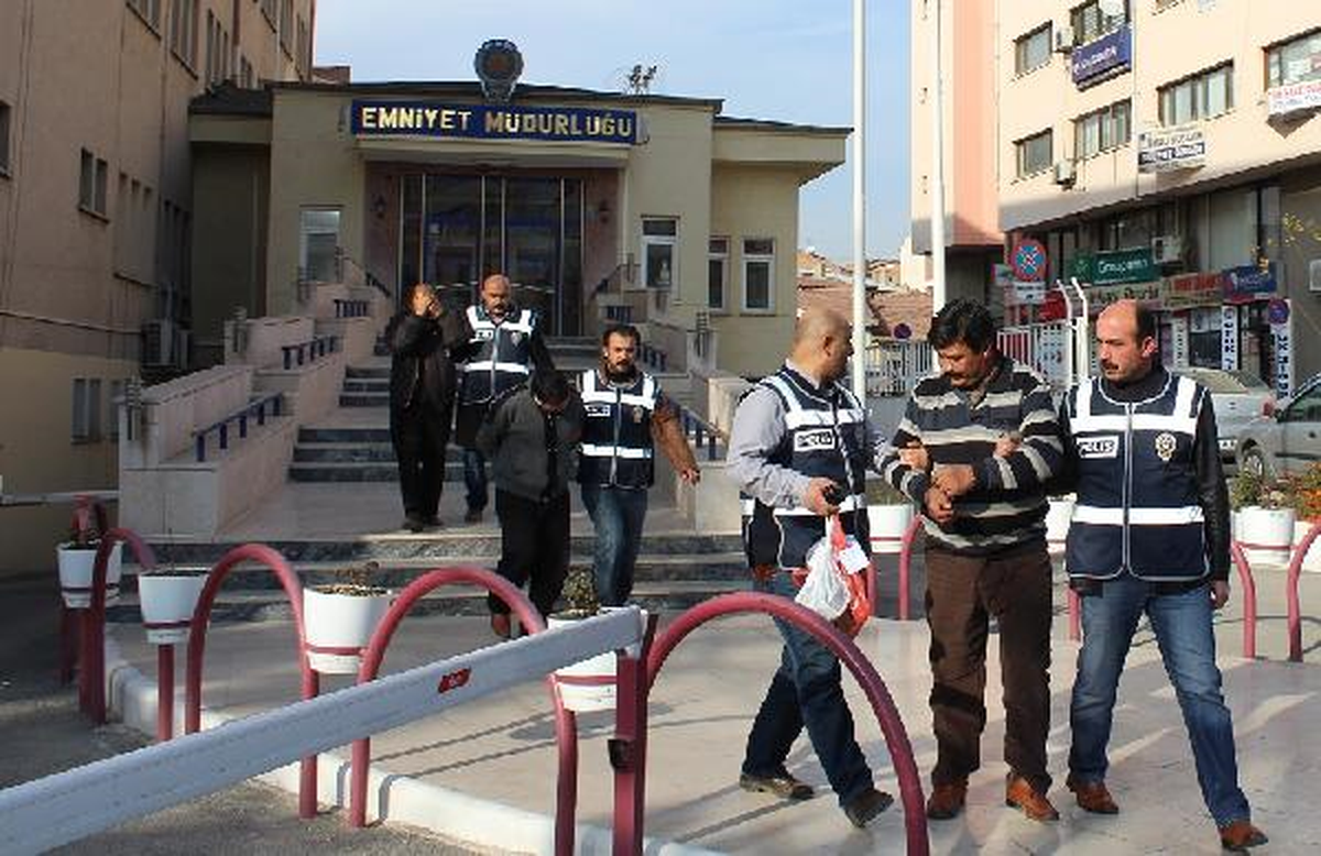 Maskeli Kasa Hırsızları Yakalandı