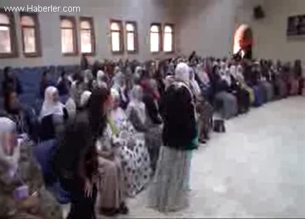 Nusaybin\'de Kadınlar Sınırları Tanımıyor Konferansı