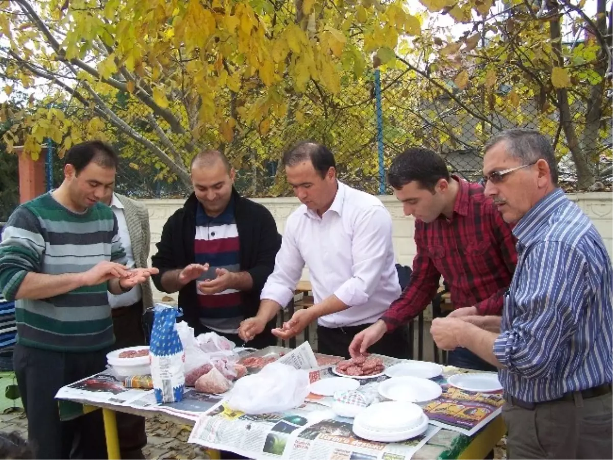 Öğretmenlere Mangal Partisi