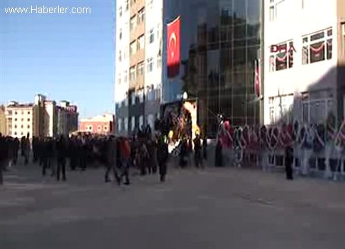 Okul Açılışında Hünerli Öğrenciler Dikkat Çekti