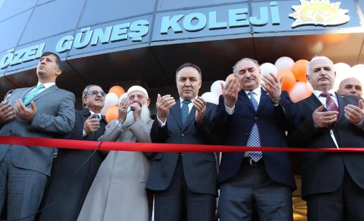 Okul Açılışında Öğrenciler Hünerlerini Sergiledi
