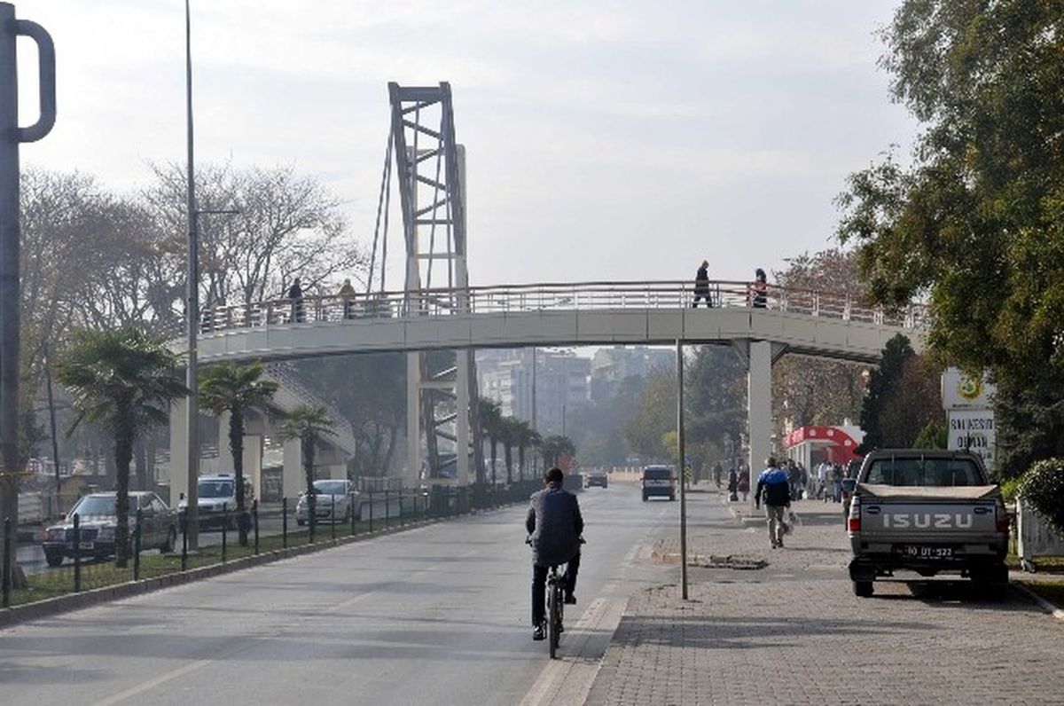 (Özel Haber) Balıkesir\'de Yapılan Üst Geçit Tartışmalara Sebep Oldu