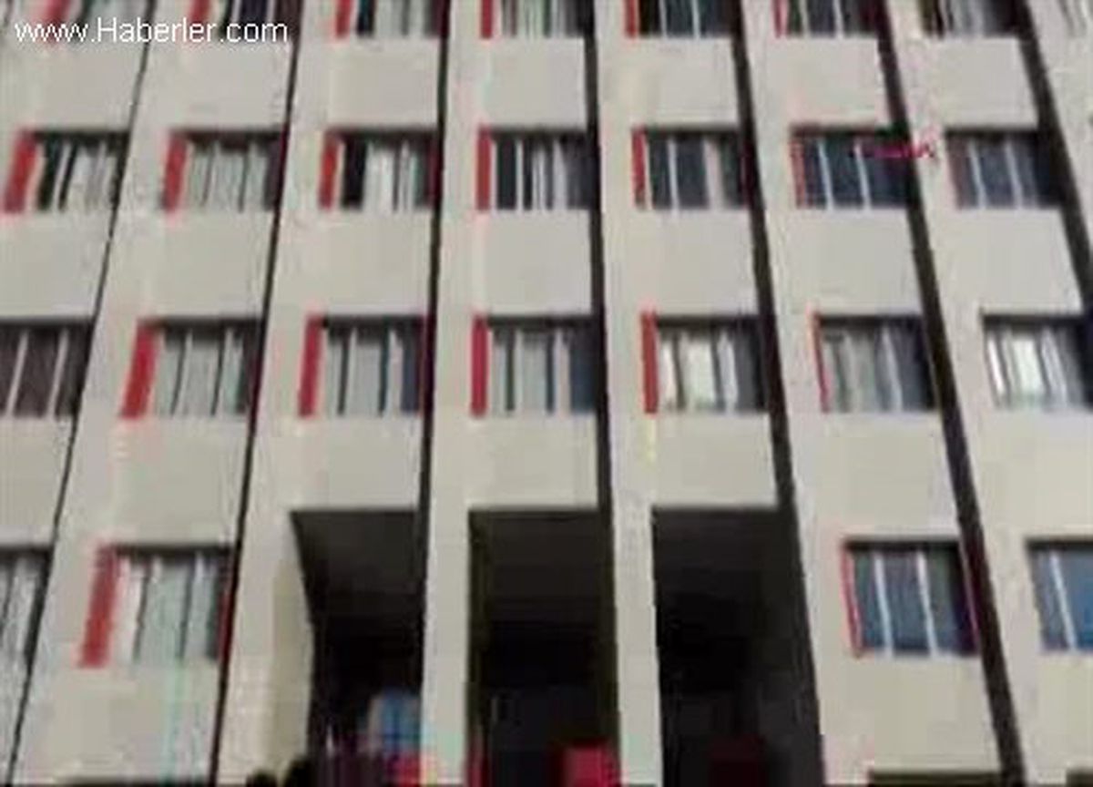 Polis Müşteri Oldu, Gürcistanlı Travestileri Yakaladı