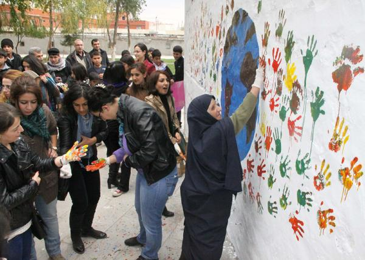 Siverek\'te Kadınlardan Boyalı Eylem