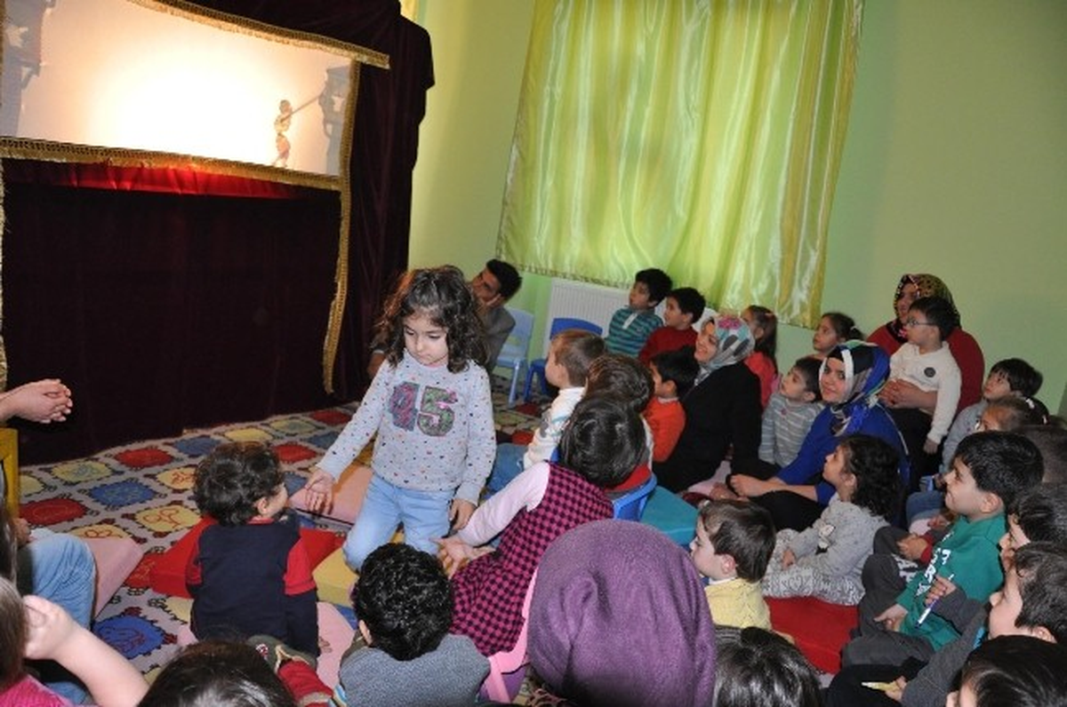 Sorgunlu Minikler Hacivat ve Karagöz ile Tanıştı