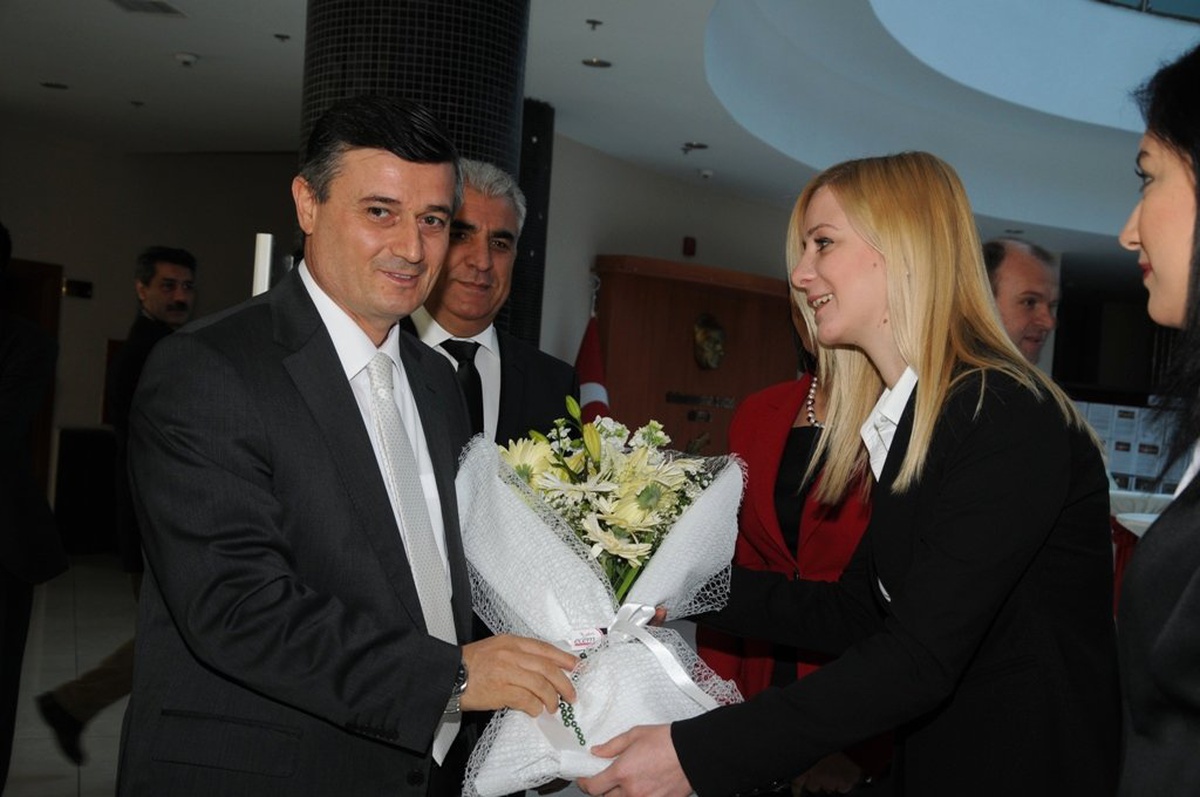 Vali Arslan Öğretmenler Gününü Kutladı