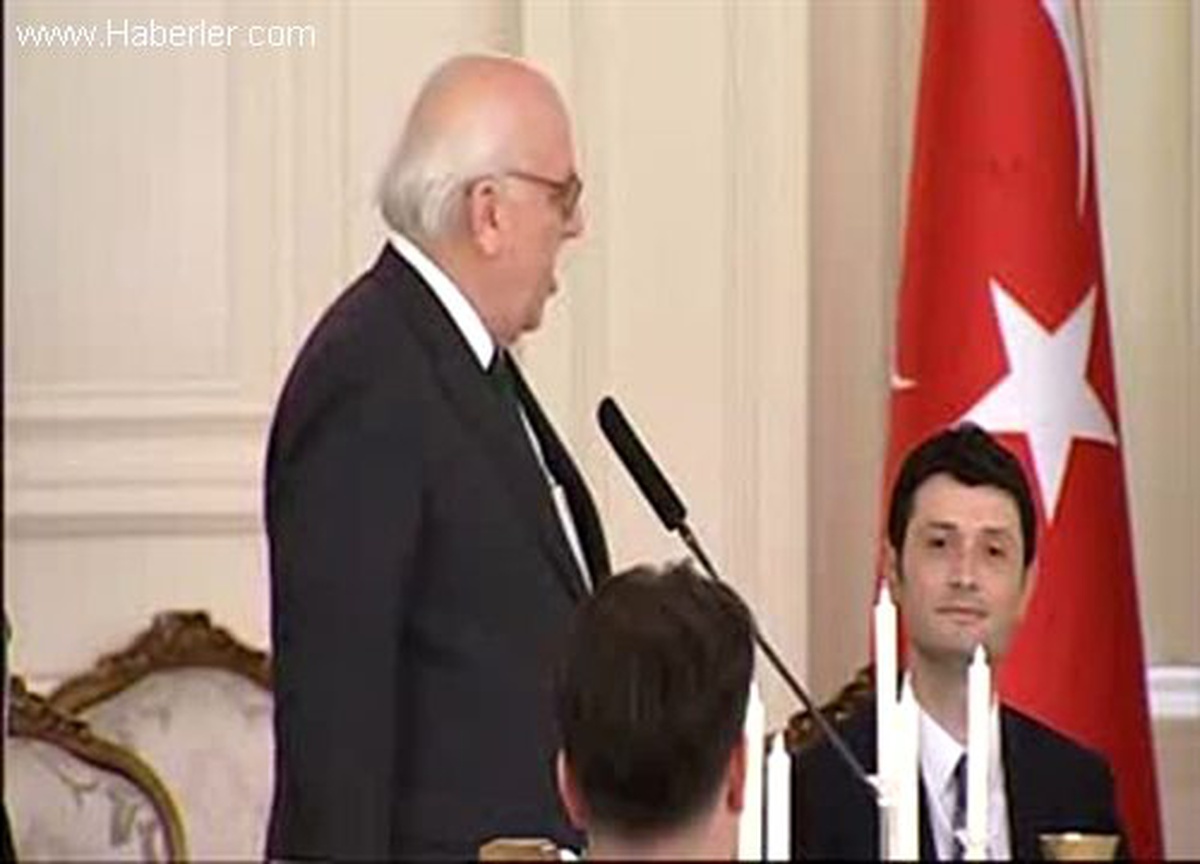 2cumhurbaşkanı Gül, 81 İlden Gelen Öğretmenlerle Öğle Yemeğinde Bir Araya Geldi