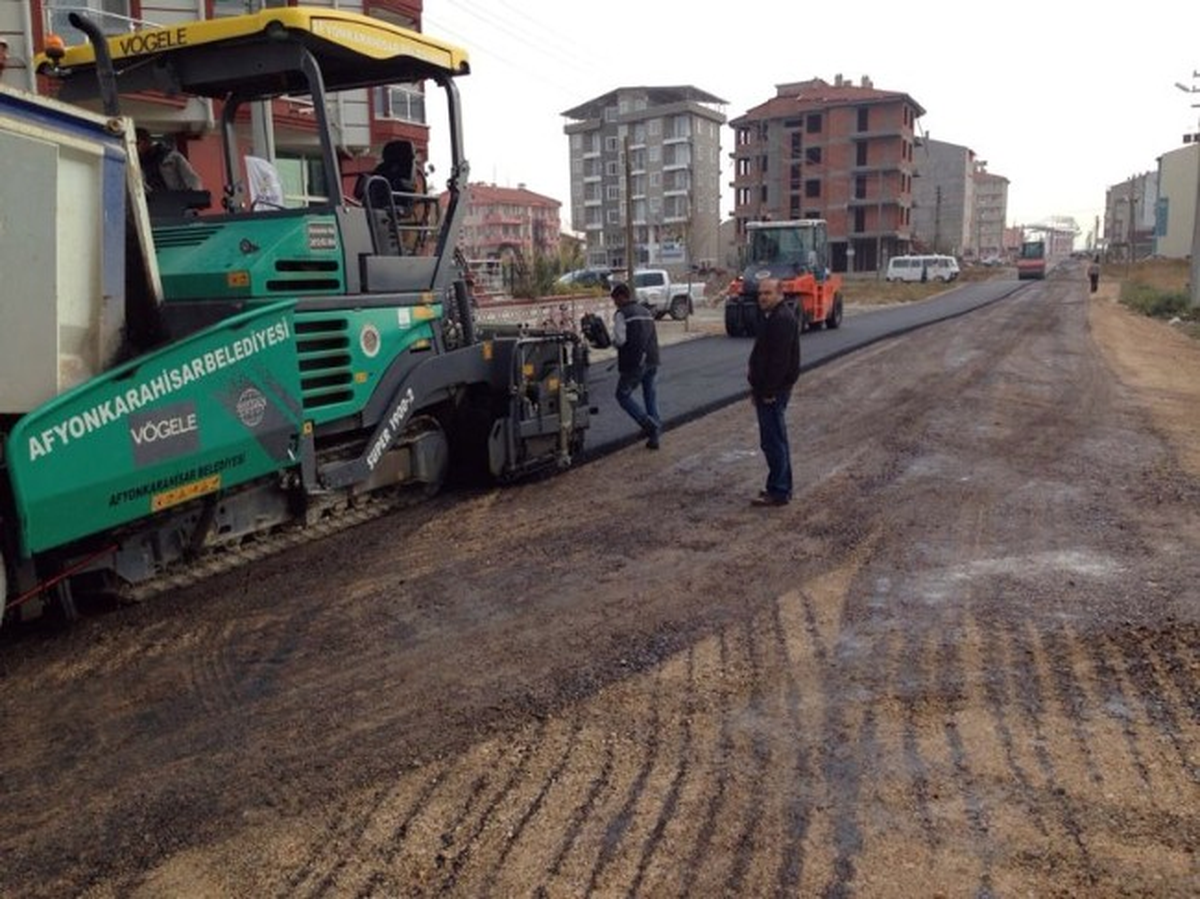 Afyonkarahisar\'da Erenler Mahallesi Asfaltlanıyor