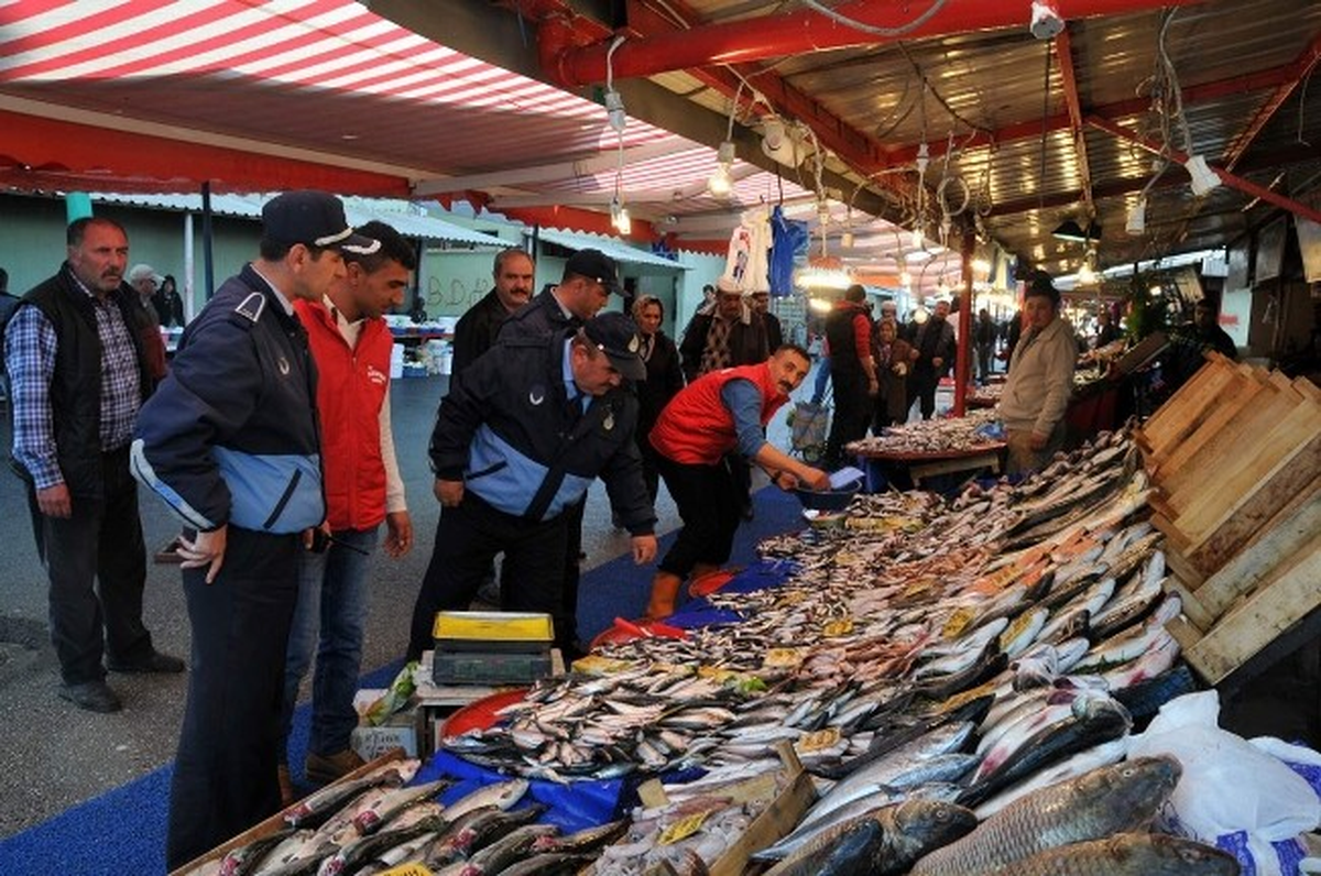 Afyonkarahisar\'da Modernizasyondan Sonra Balık Tezgahları Göz Doldurdu