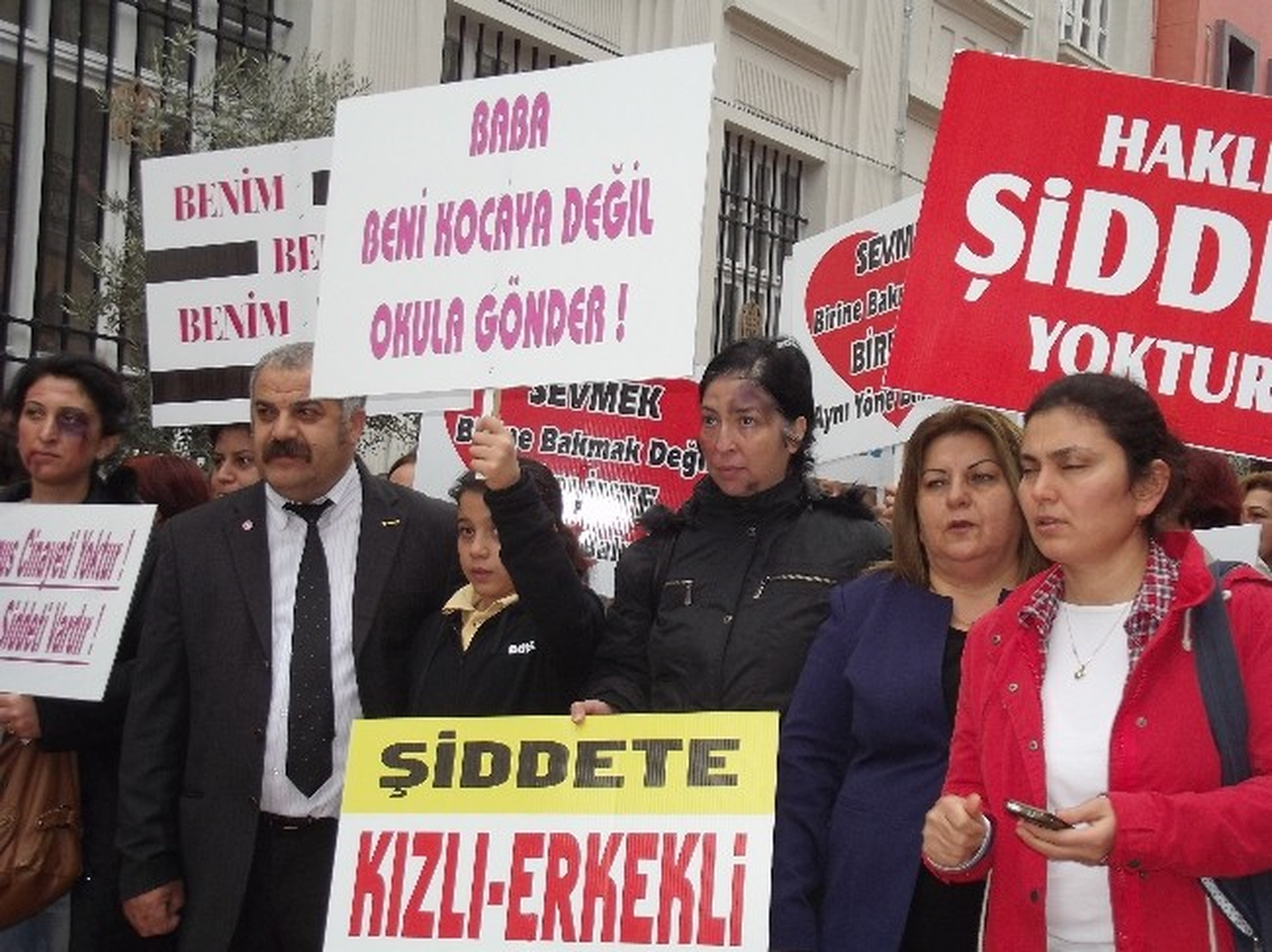 Aydın\'da Kadına Yönelik Şiddetle Mücadele Günü Etkinlikleri